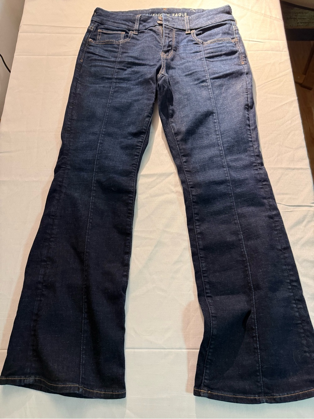 American Eagle Outfitters Women’s Dark Blue Jeans. Next Level Stretch Curvy Kick